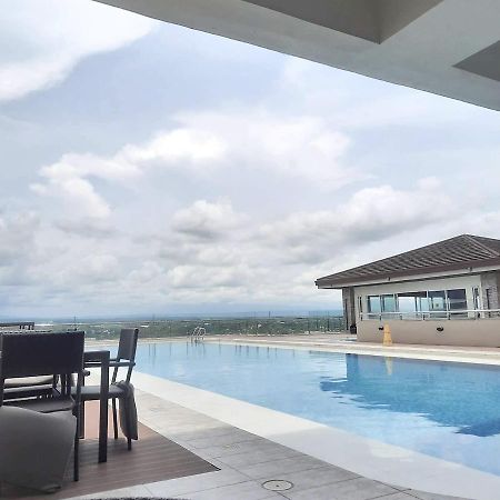 Condo With Direct Access To Shopping Mall In Bacolod City Luaran gambar