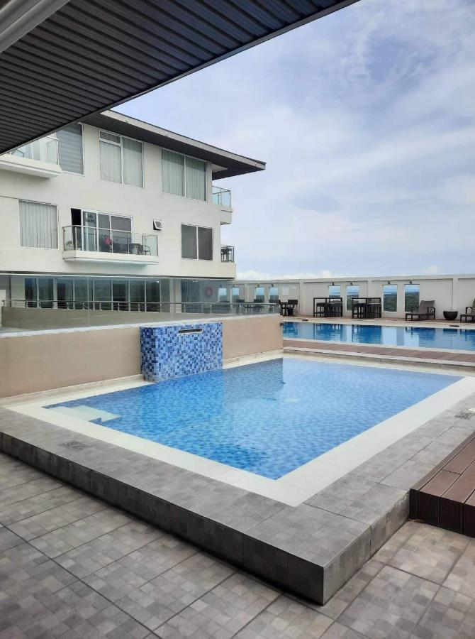 Condo With Direct Access To Shopping Mall In Bacolod City Luaran gambar