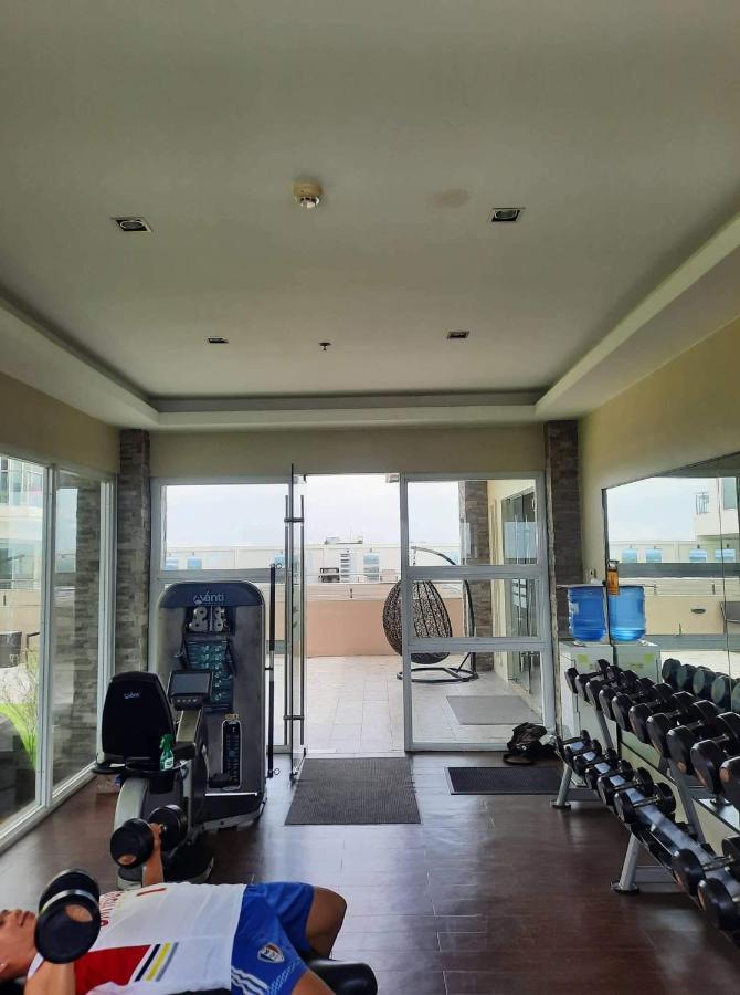 Condo With Direct Access To Shopping Mall In Bacolod City Luaran gambar